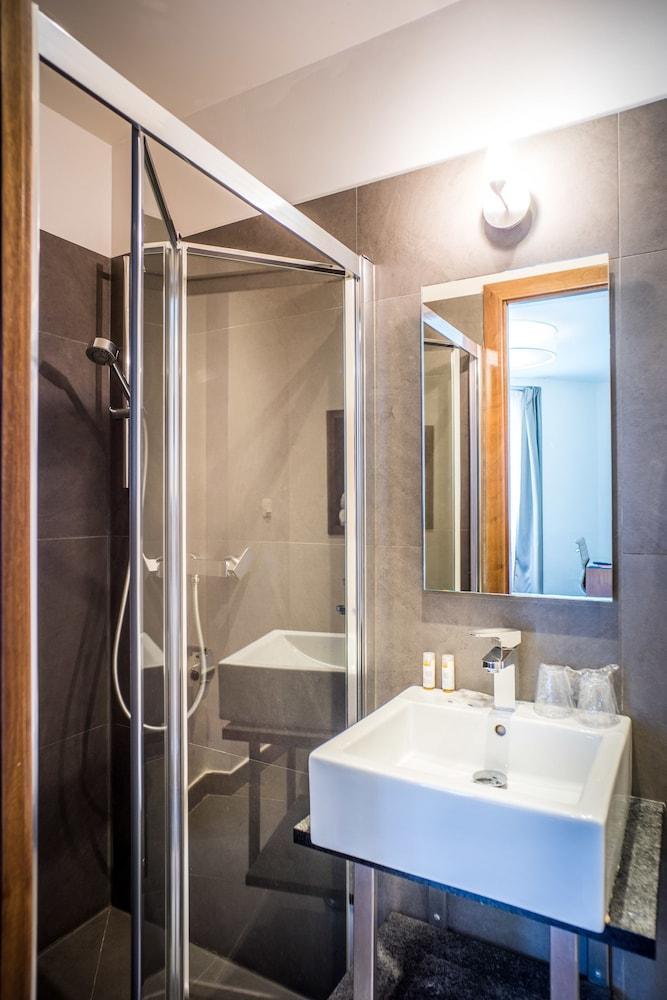 Art Hotel Batignolles باريس المظهر الخارجي الصورة
